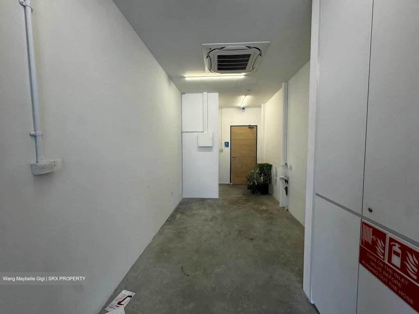 North Bridge Road (D7), Retail #553686231